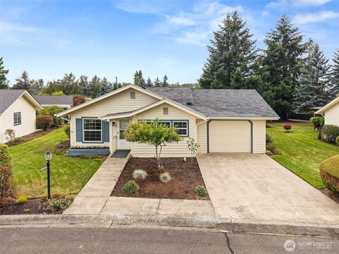 Photo of 109 Longfellow Lane, Centralia, WA 98531 (MLS # 2576774)