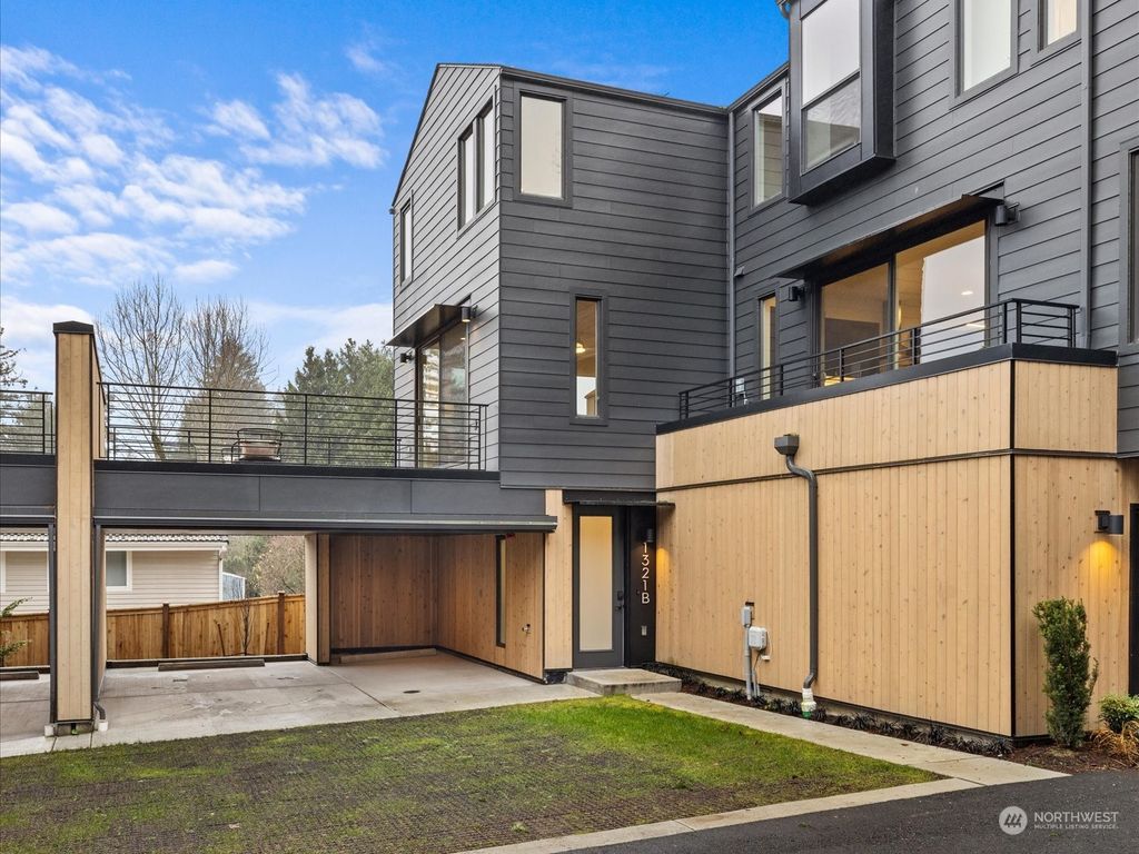 Photo of 1321 N 185th Street #B, Shoreline, WA 98133 (MLS # 2316389)