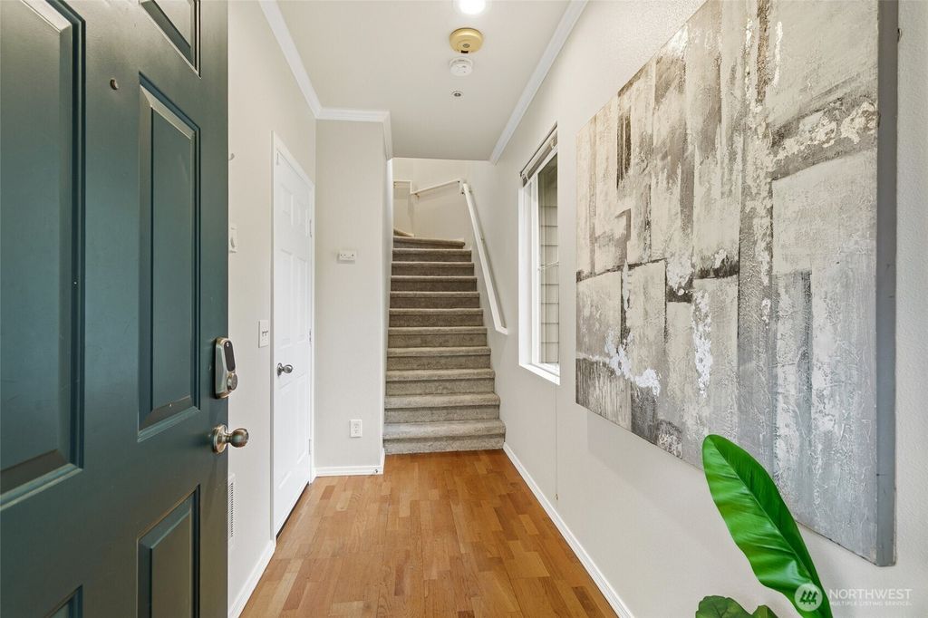 Photo of 2044 Newport Way NW #11-6, Issaquah, WA 98027 (MLS # 2521615)