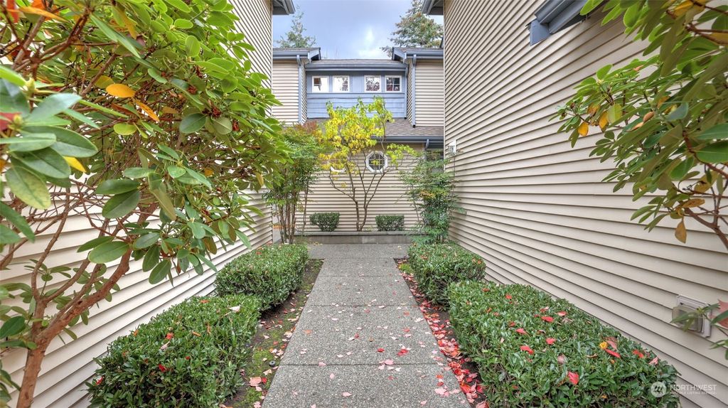 Photo of 658 Chelan Place NE, Renton, WA 98059 (MLS # 2306818)