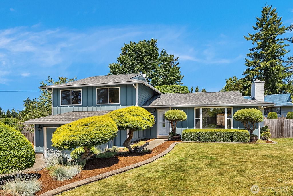 Photo of 16625 126th Place SE, Renton, WA 98058 (MLS # 2380916)
