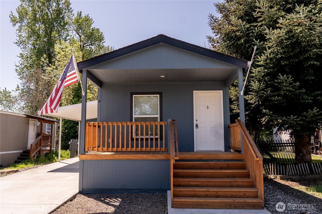 Photo of 5600 Mt Solo Road #14, Longview, WA 98632 (MLS # 2515797)