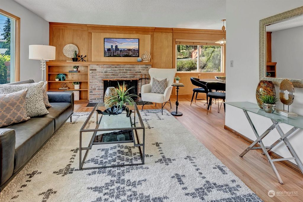 Photo of 9756 SE 40th Street, Mercer Island, WA 98040 (MLS # 2259074)