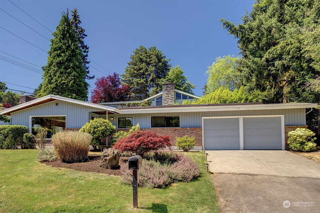Photo of 9756 SE 40th Street, Mercer Island, WA 98040 (MLS # 2259074)