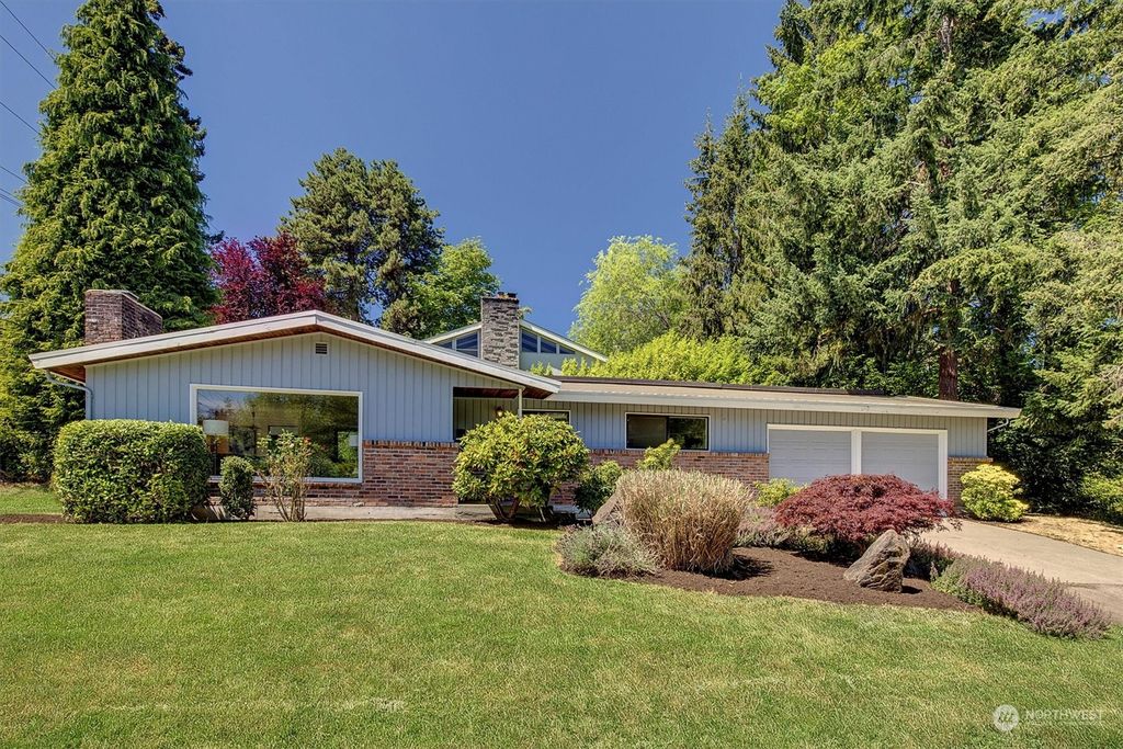 Photo of 9756 SE 40th Street, Mercer Island, WA 98040 (MLS # 2259074)