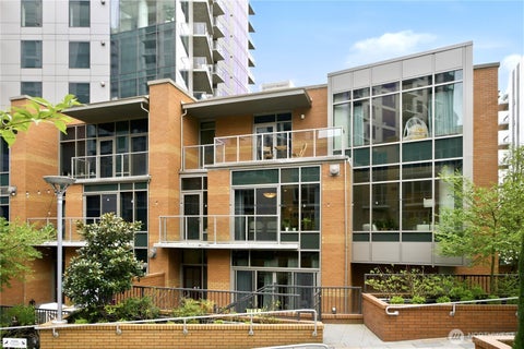 Photo of 10620 NE 9th Place #TH-6, Bellevue, WA 98004 (MLS # 2586787)