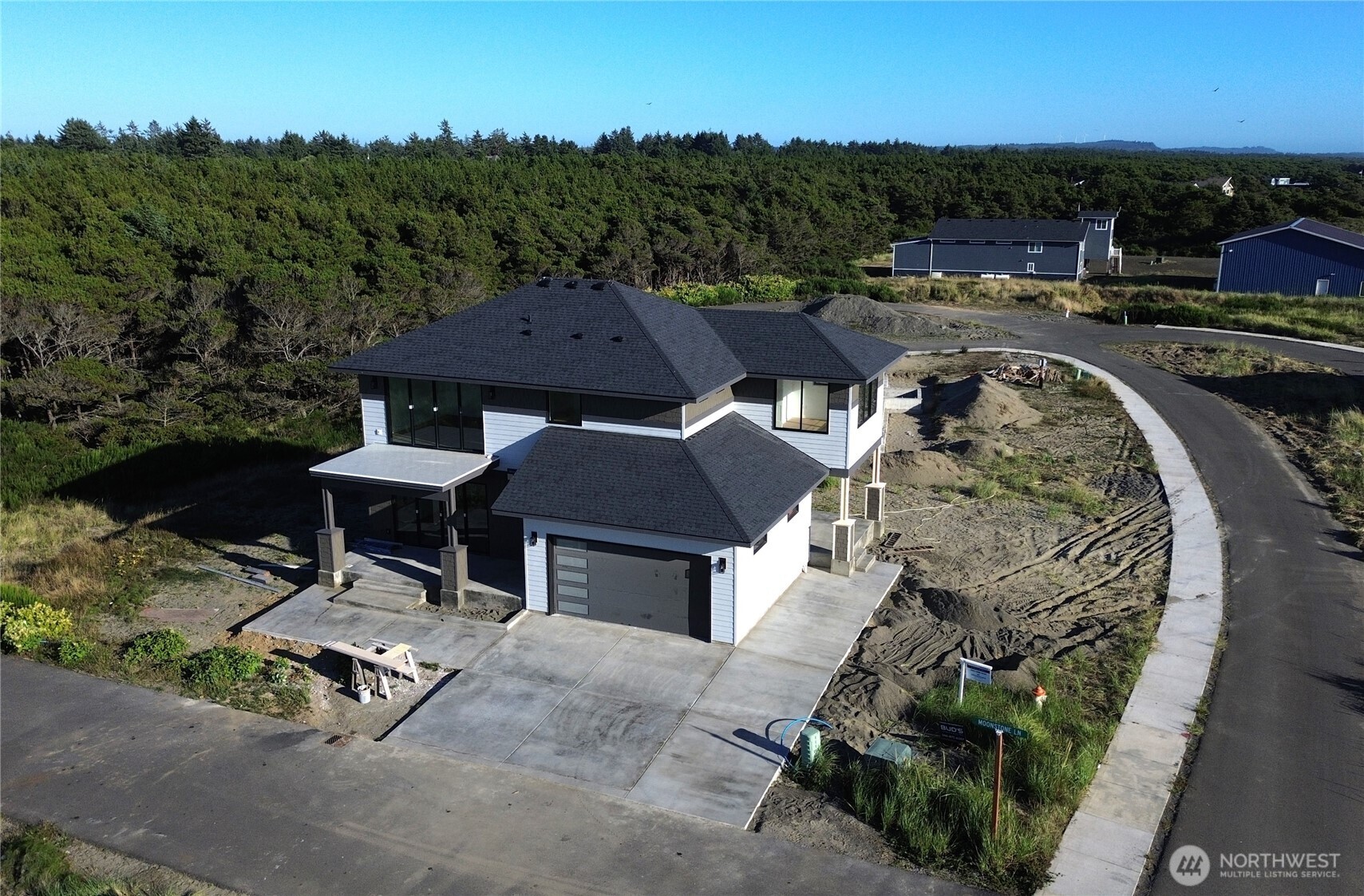 1505 Moonstone Lane