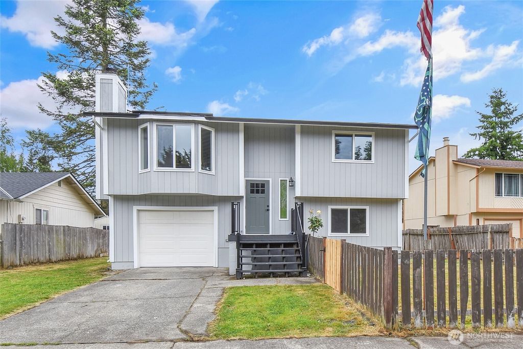 Photo of 5409 105th St NE St, Marysville, WA 98270 (MLS # 2385083)