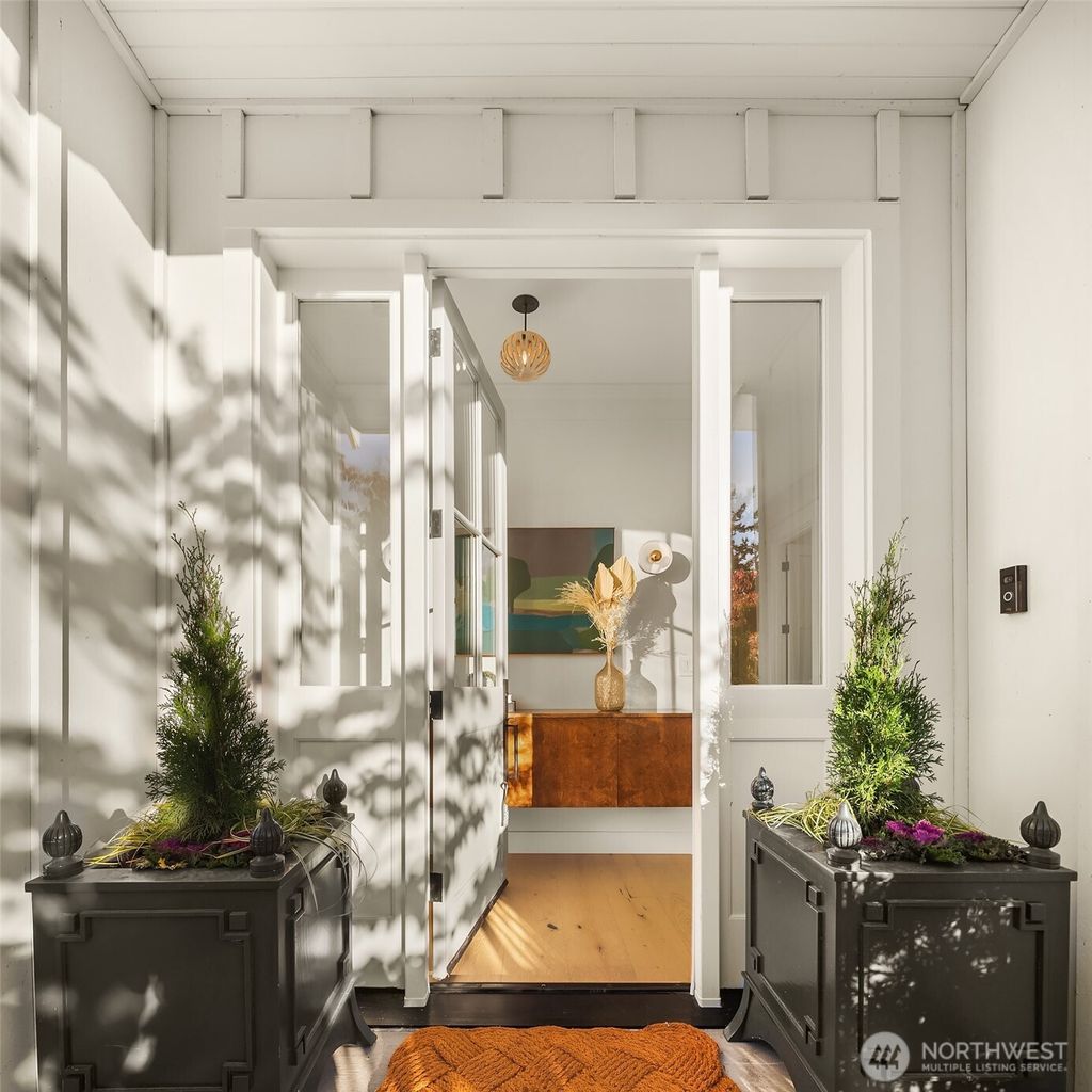 Photo of 5142 48th Avenue NE, Seattle, WA 98105 (MLS # 2433495)