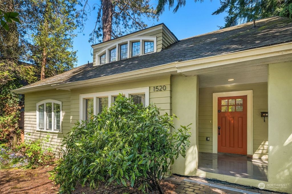 Photo of 1520 24th Avenue E, Seattle, WA 98112 (MLS # 2067619)