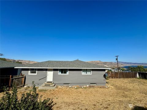 A home in Grand Coulee