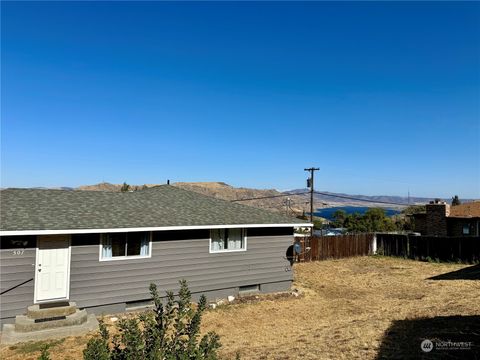 A home in Grand Coulee