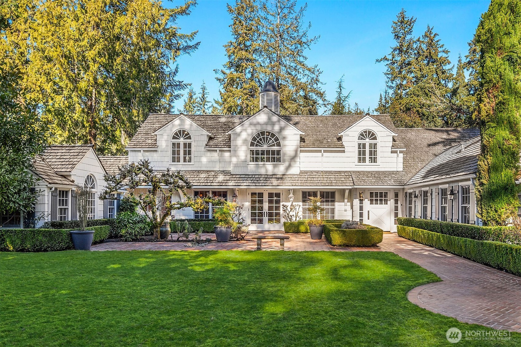 1135 Evergreen Point Rd