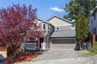 Photo of 520 S 53rd Place, Renton, WA 98055 (MLS # 2573931)