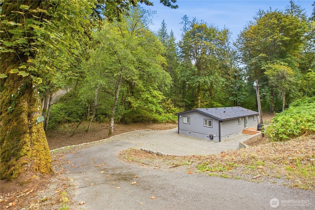 Photo of 22002 196th Avenue SE, Renton, WA 98058 (MLS # 2587439)