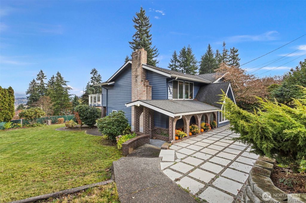 Photo of 8421 Cascadia Avenue, Everett, WA 98208 (MLS # 2454644)