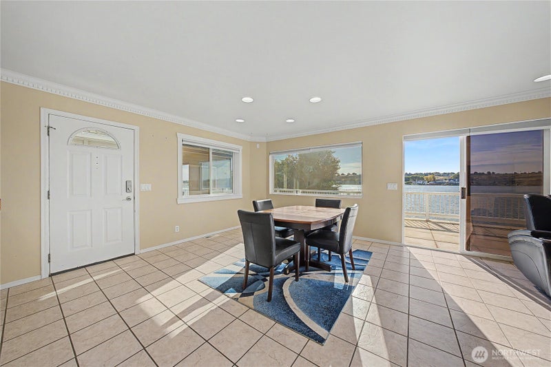1317 W Lakeside Drive