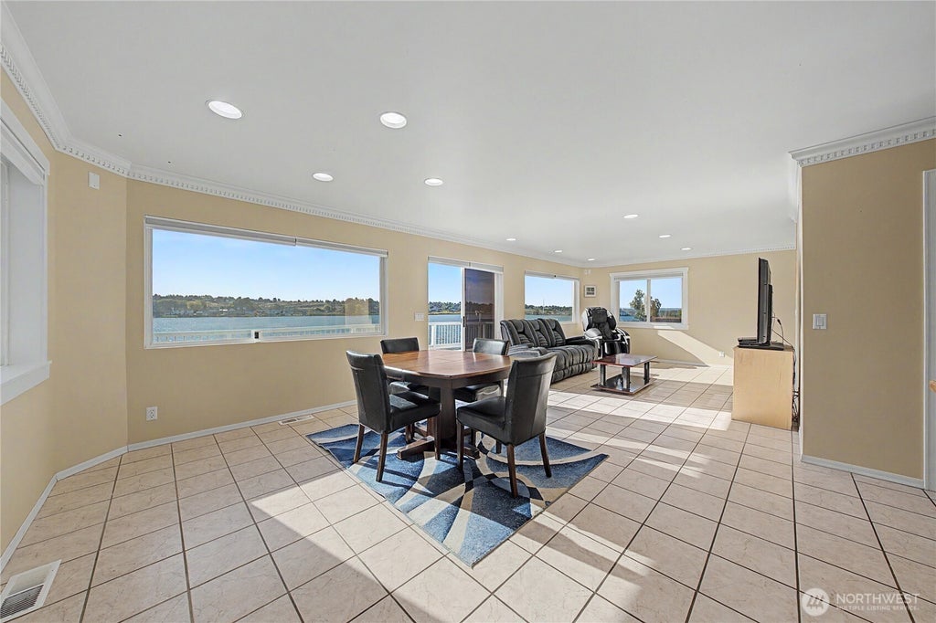 Photo of 1317 W Lakeside Drive, Moses Lake, WA 98837 (MLS # 2578442)