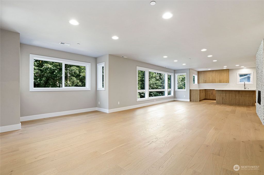 Photo of 21123 NE 6th Street, Sammamish, WA 98074 (MLS # 2159497)