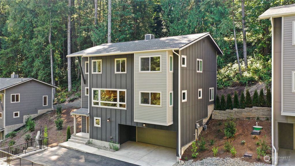 Photo of 21123 NE 6th Street, Sammamish, WA 98074 (MLS # 2159497)