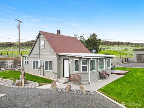 Photo of 2024 E Hwy 26, Washtucna, WA 99371 (MLS # 2476773)