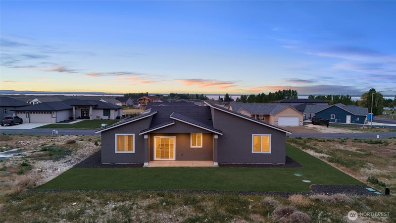 8383 Desert Greens Loop SE