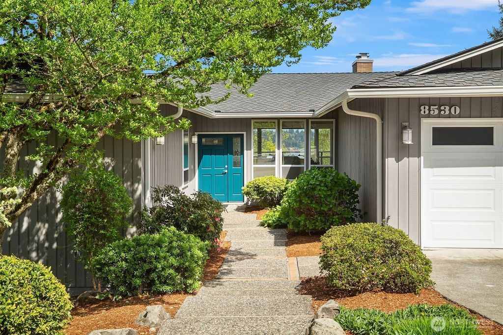Photo of 8530 54th Avenue NE, Seattle, WA 98115 (MLS # 2509441)