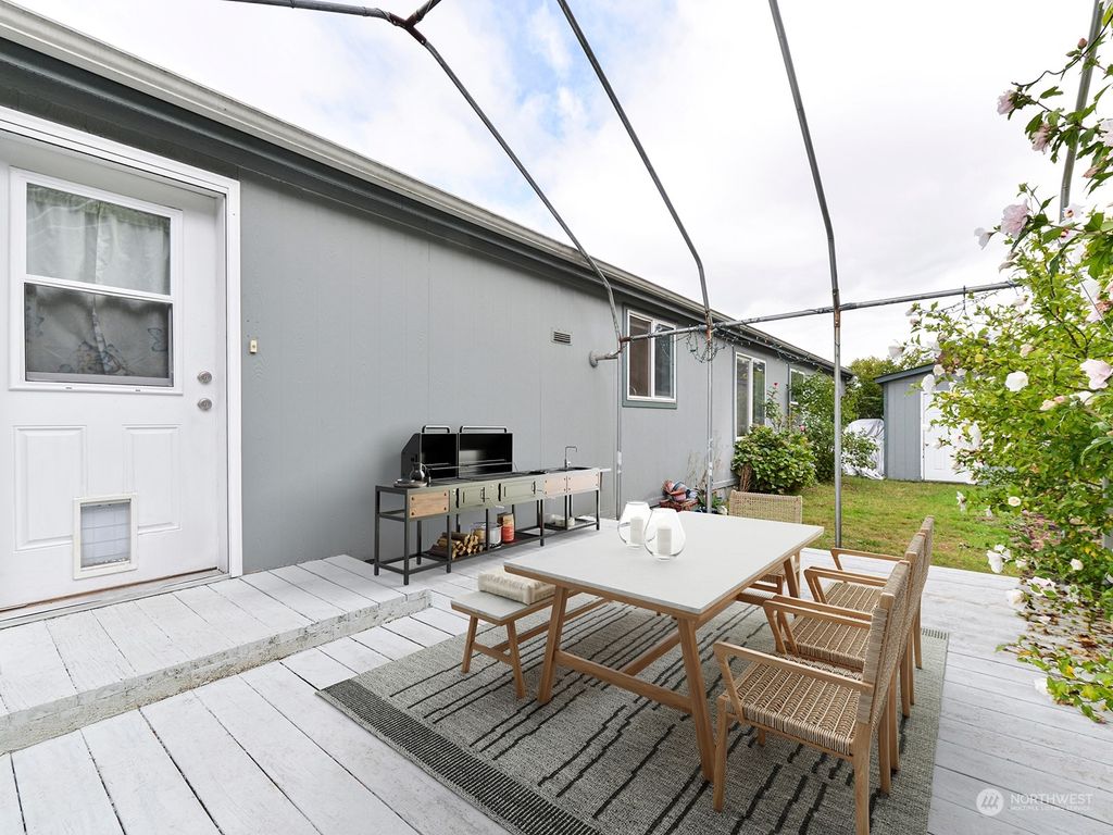 Photo of 31600 126th Avenue SE #E12, Auburn, WA 98092 (MLS # 2263618)