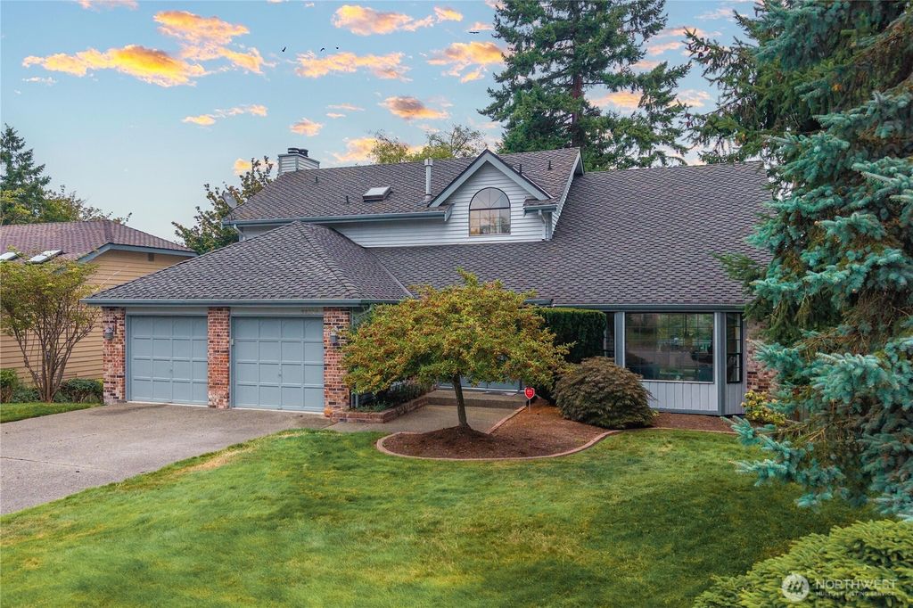 Photo of 32338 11th Avenue SW, Federal Way, WA 98023 (MLS # 2428642)