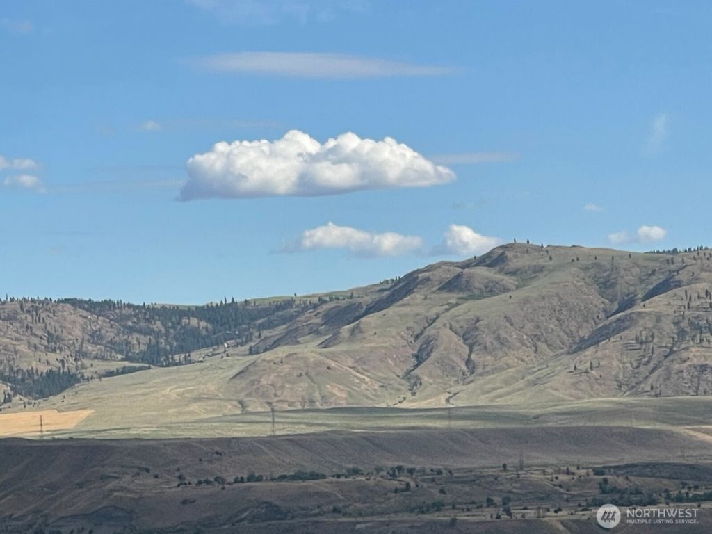 Photo of 16 Breezy Lane, Tonasket, WA 98855 (MLS # 2487688)