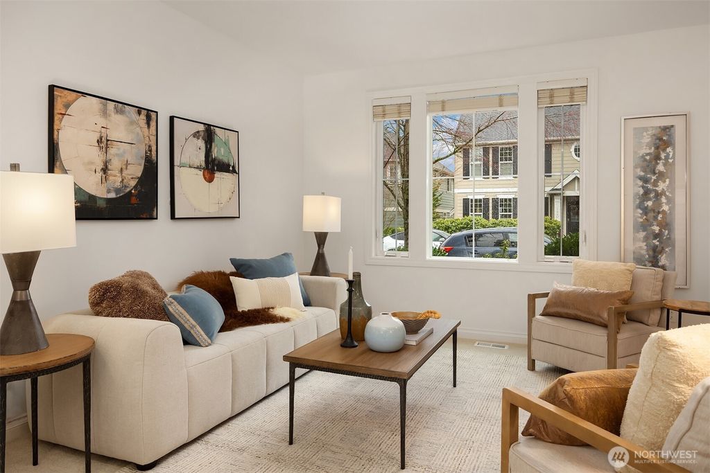 Photo of 1764 11th Avenue NE, Issaquah, WA 98029 (MLS # 2477602)