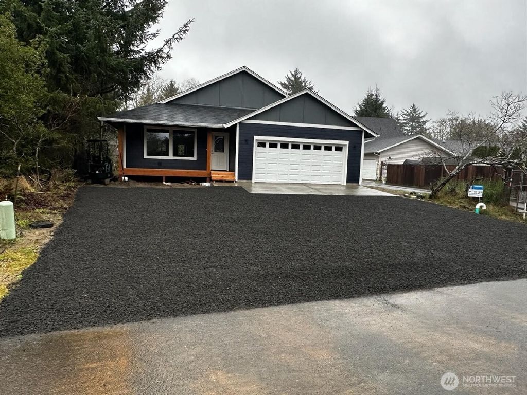 Photo of 634 Island Circle SE, Ocean Shores, WA 98569 (MLS # 2461743)