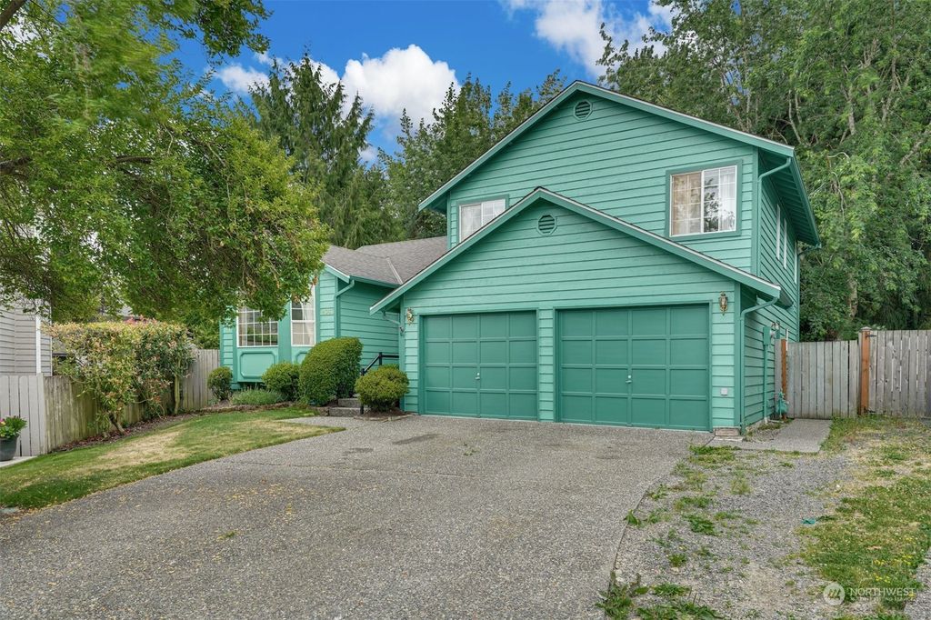 Photo of 2930 210th Street SW, Lynnwood, WA 98036 (MLS # 2135731)