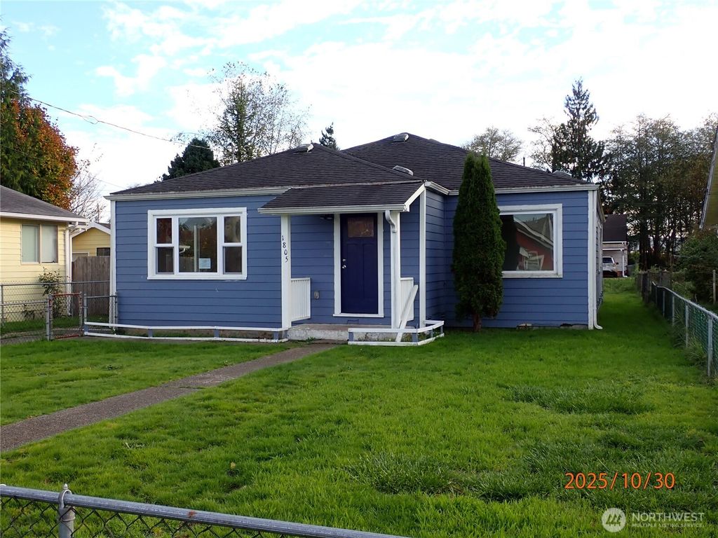 Photo of 1805 W 1st Street, Aberdeen, WA 98520 (MLS # 2450979)