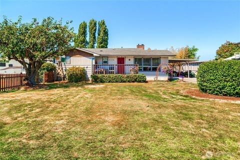 Photo of 16027 W Division Street, Mount Vernon, WA 98273 (MLS # 2412108)