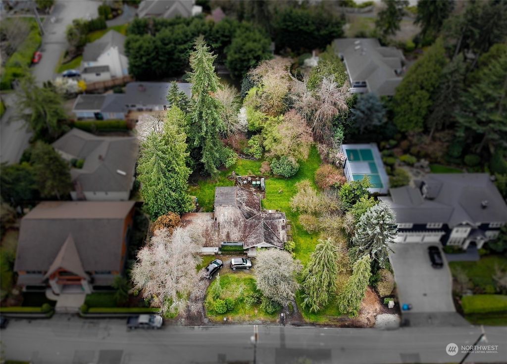Photo of 9619 SE 34th Street, Mercer Island, WA 98040 (MLS # 2032429)