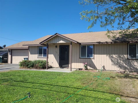 Photo of 1116 Clover Drive, Moses Lake, WA 98837 (MLS # 2593055)
