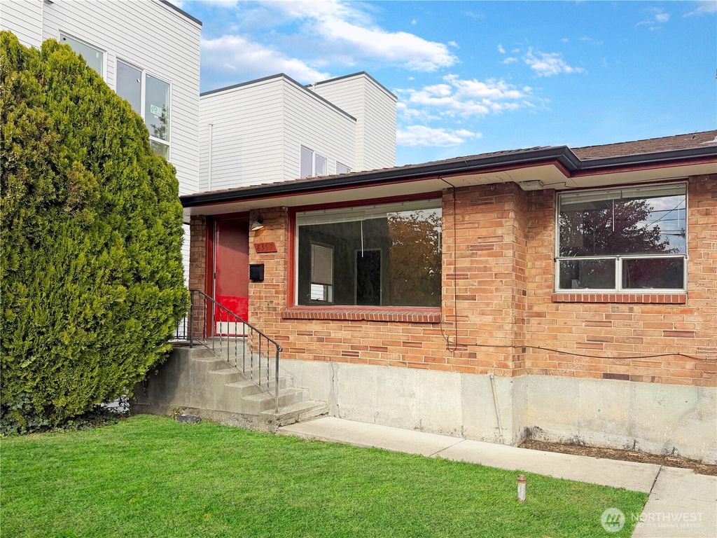 Photo of 8352 Wabash Avenue S, Seattle, WA 98118 (MLS # 2455895)