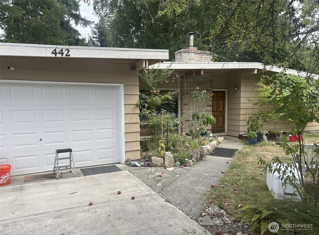 Photo of 442 164th Avenue SE, Bellevue, WA 98008 (MLS # 2424761)