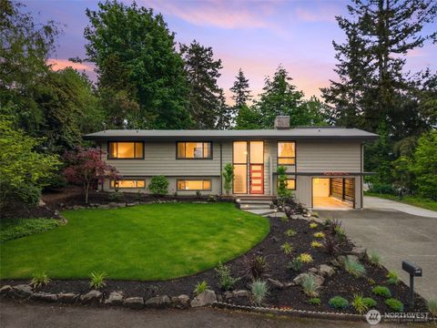 Photo of 8805 SE 39th Street, Mercer Island, WA 98040 (MLS # 2532490)