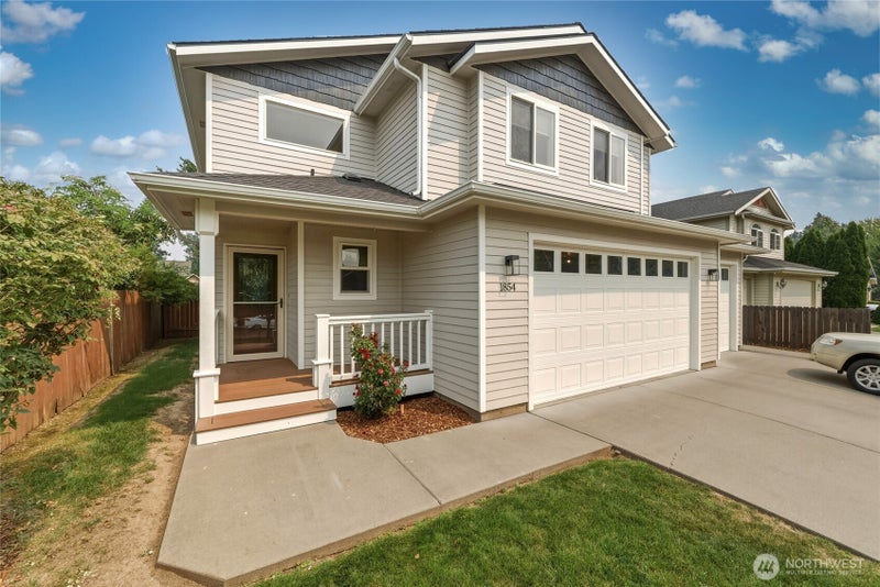 1854 Woodmere Loop