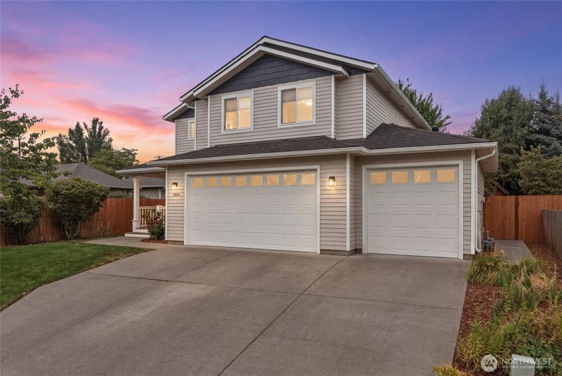 1854 Woodmere Loop