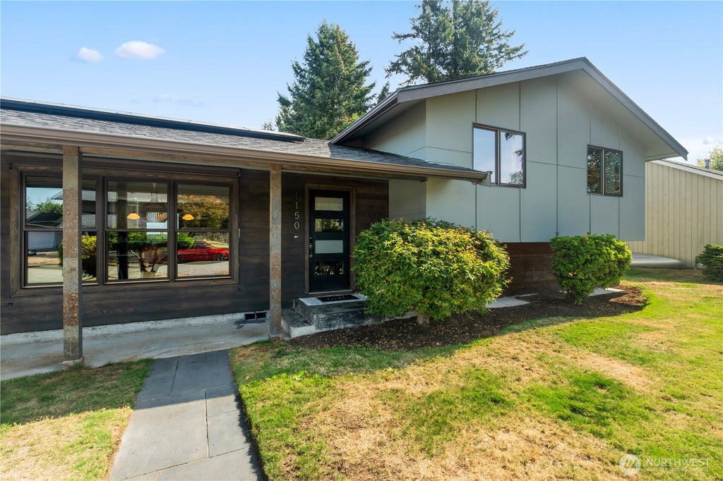 Photo of 1150 Garden Drive, Lynden, WA 98264 (MLS # 2582256)