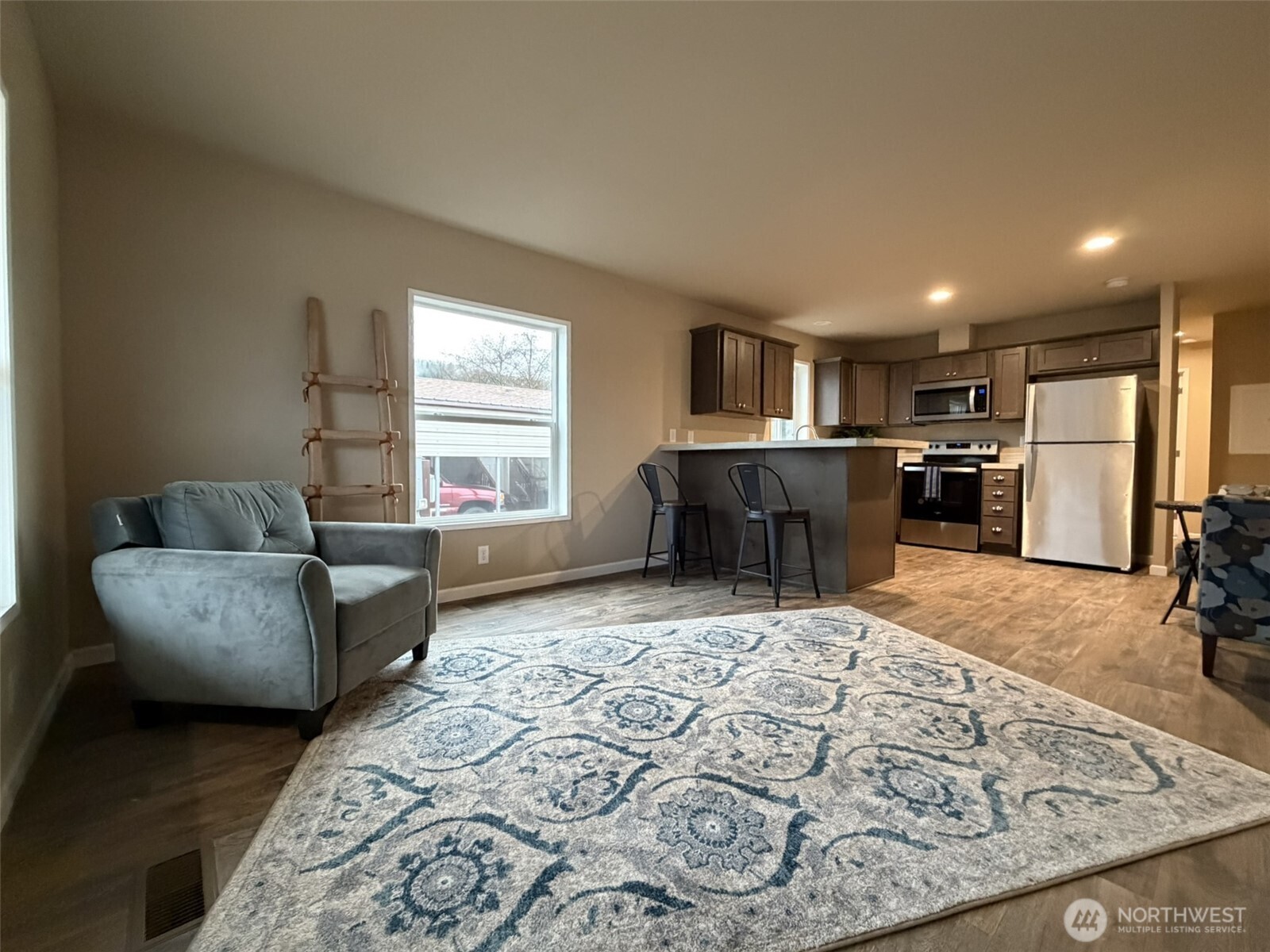 2010 Broadway Avenue 41