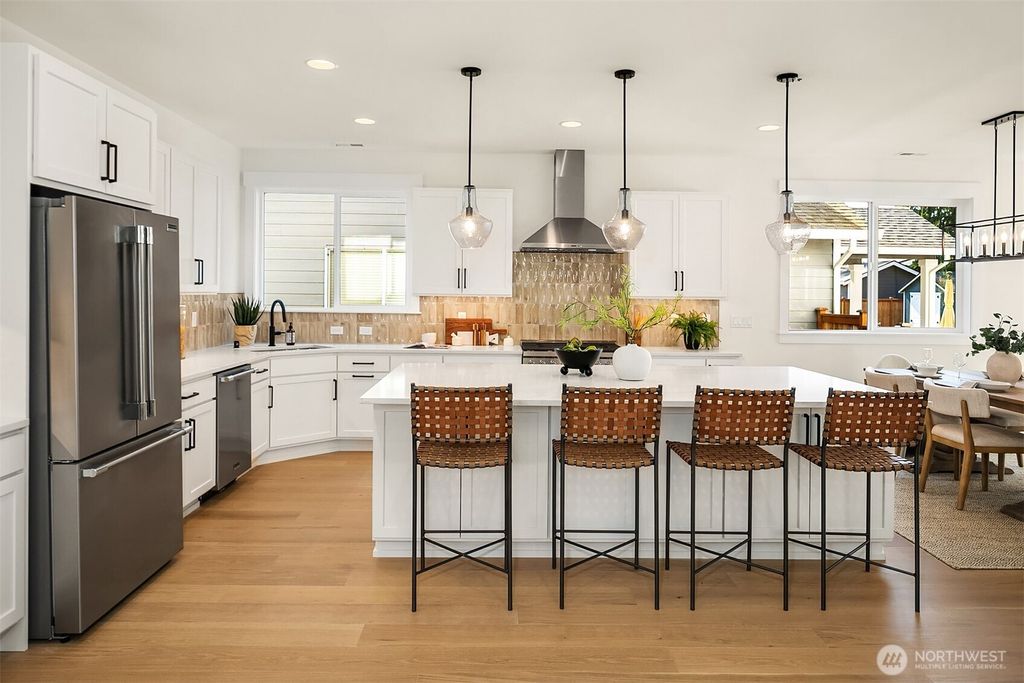 Photo of 805 Hoquiam Ave NE Ave, Renton, WA 98059 (MLS # 2473246)