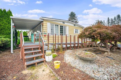 Photo of 920 Maple Lane #15, Sedro Woolley, WA 98284 (MLS # 2382053)