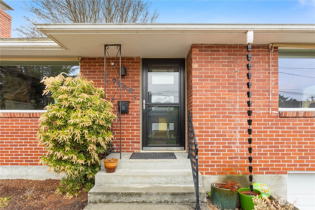 Photo of 7138 45th Avenue SW, Seattle, WA 98136 (MLS # 2042922)