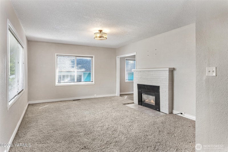 218 S 15th Avenue