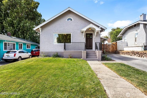 Photo of 218 S 15th Avenue, Yakima, WA 98902 (MLS # 2578218)
