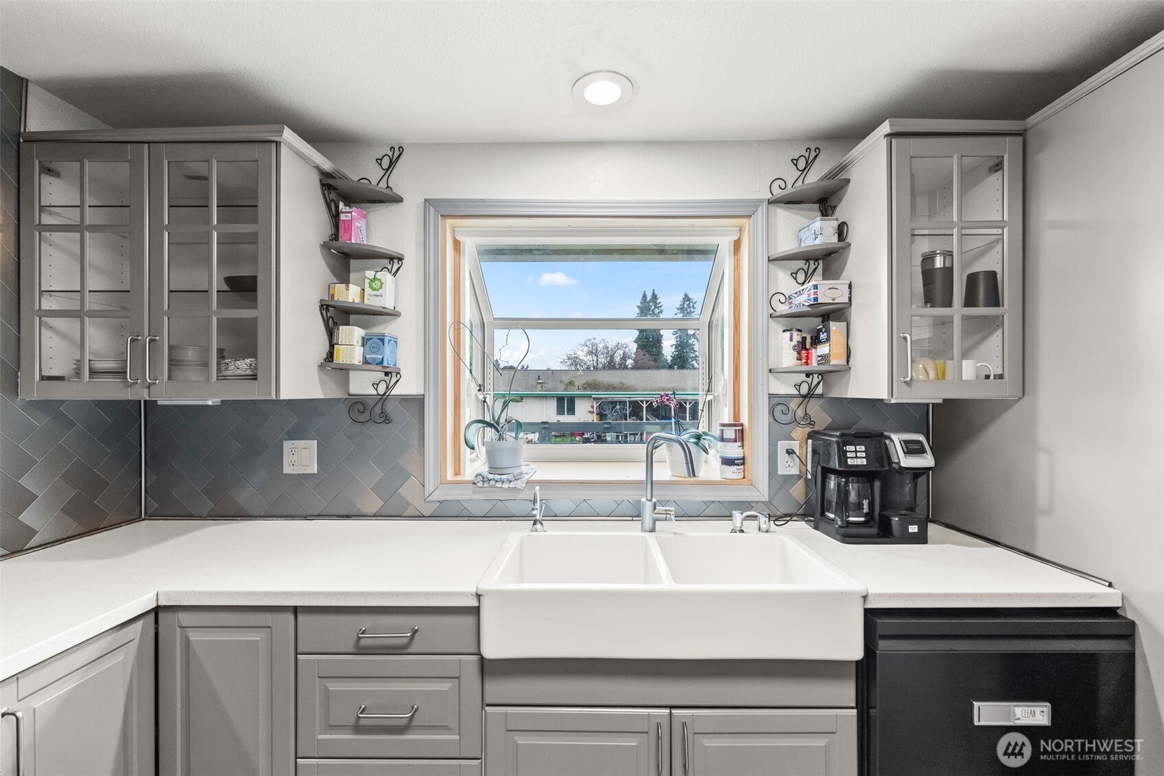 1430 Lafayette Street S